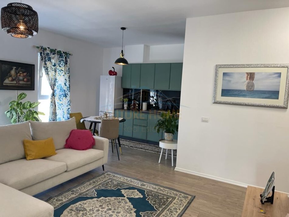 Tirane, shitet apartament 2+1 Kati 7, 86 m² 105.000 € (Univers City)