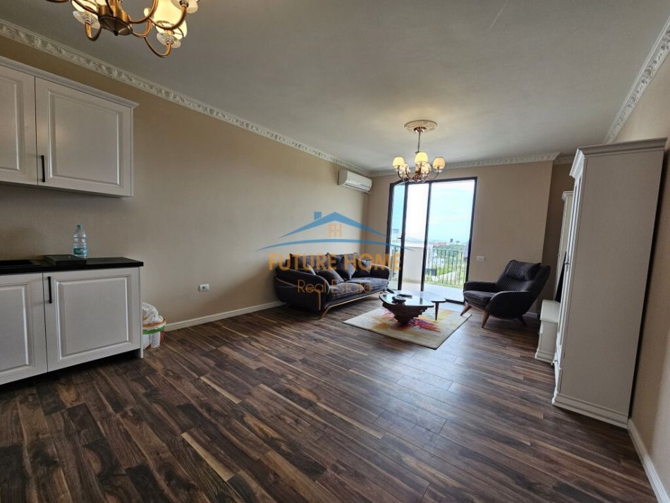 Tirane, shes apartament 2+1+Ballkon Kati 2, 124 m² 295.000 € (Spitali i Kafsheve , Liqeni)