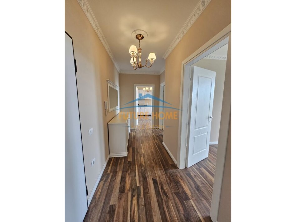 Tirane, shes apartament 2+1+Ballkon Kati 2, 124 m² 295.000 € (Spitali i Kafsheve , Liqeni)