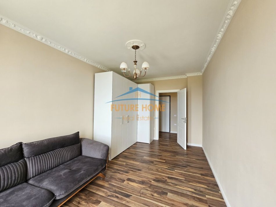 Tirane, shes apartament 2+1+Ballkon Kati 2, 124 m² 295.000 € (Spitali i Kafsheve , Liqeni)