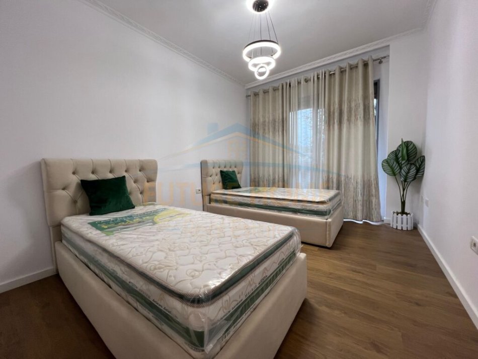 Tirane, shitet apartament+verande | Penthouse 2+1+Aneks+Ballkon Kati 1, 94 m² 145.000 € (Unaza e Re)