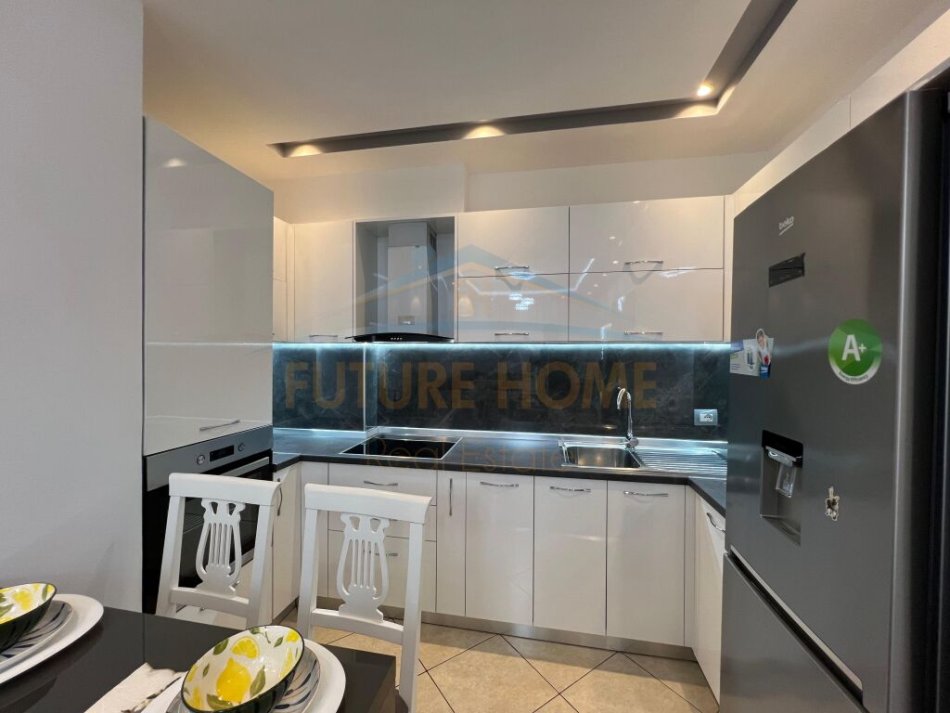 Tirane, shitet apartament+verande | Penthouse 2+1+Aneks+Ballkon Kati 1, 94 m² 145.000 € (Unaza e Re)
