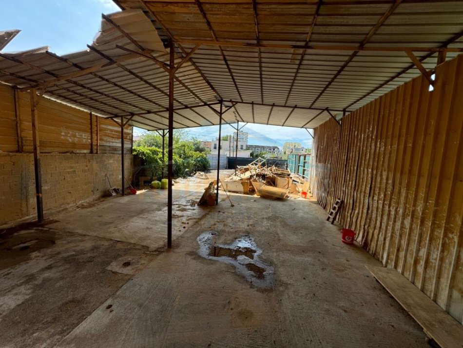 Durres, jepet me qera ambjent biznesi Kati 3, 1.991 m² 1.300 € (Shkozet, Durres)