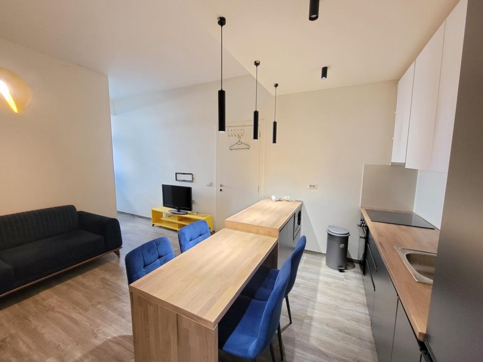 Tirane, jepet me qera apartament Kati 2, 95 m² 600 € (Rruga e Kavajes)