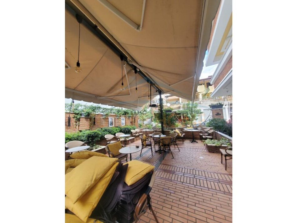 Tirane, jepet me qera bar-kafe Kati 0, 120 m² 500 € (Porcelan)