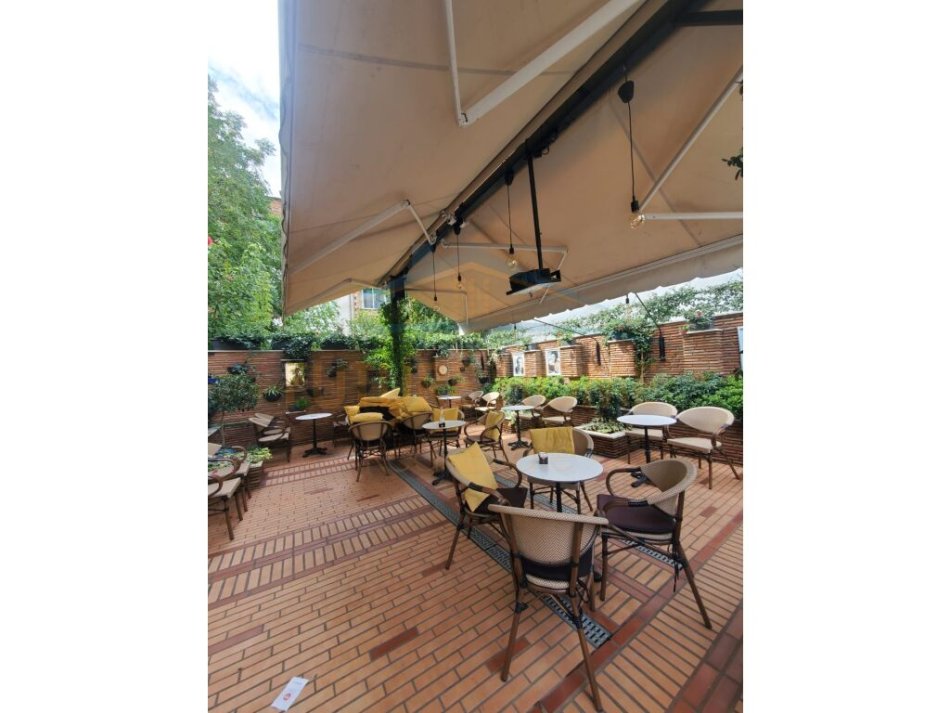 Tirane, jepet me qera bar-kafe Kati 0, 120 m² 500 € (Porcelan)