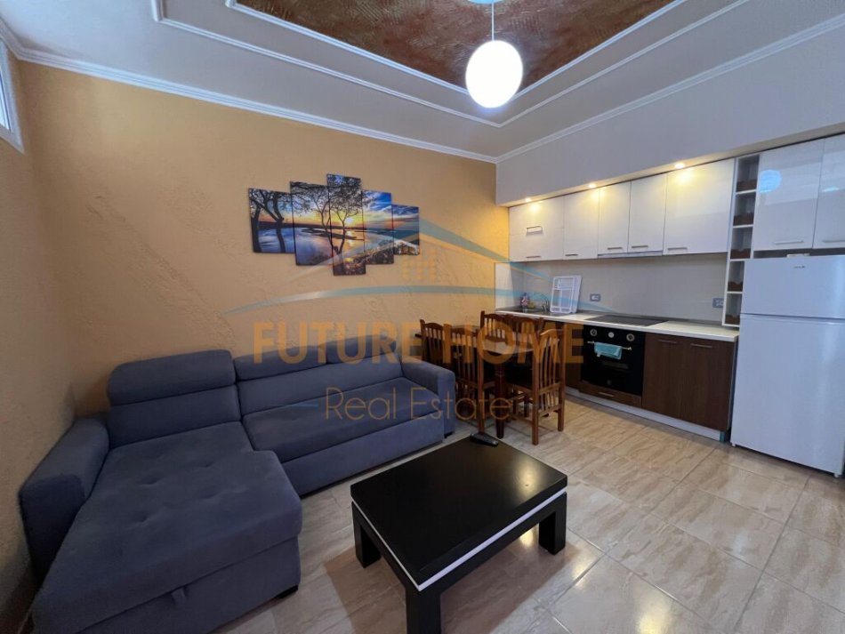 Vlore, jepet me qera apartament 2+1 Kati 2, 70 m² 400 € (Uji i Ftohte)