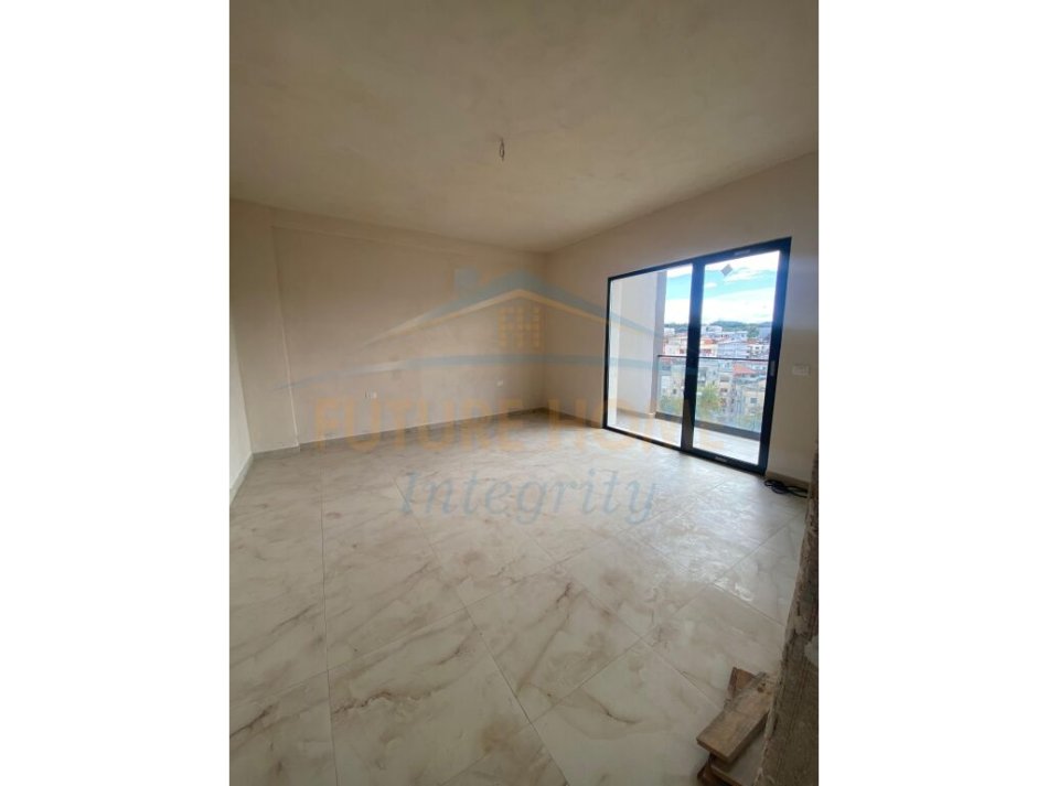 Tirane, shitet apartament 3+1 Kati 6, 168 m² 274.500 € (Rruga Mihal Grameno)