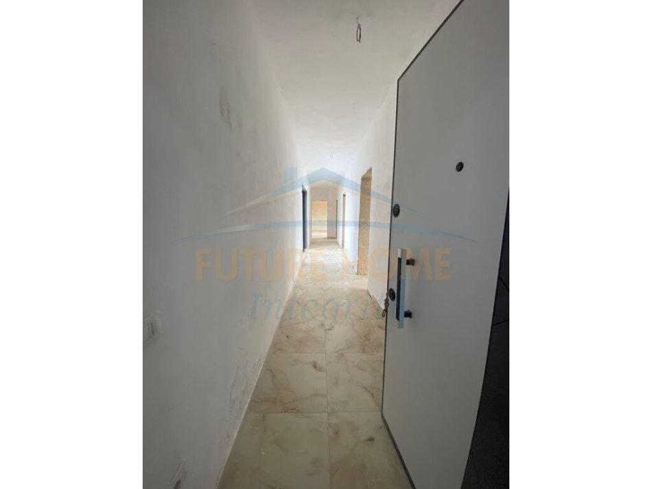 Tirane, shitet apartament 3+1 Kati 6, 168 m² 274.500 € (Rruga Mihal Grameno)