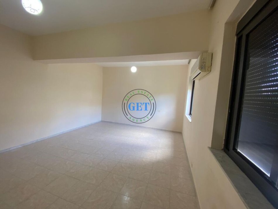Durres, shitet apartament 3+1 Kati 0, 144 m² 110.000 € (Shkozet)