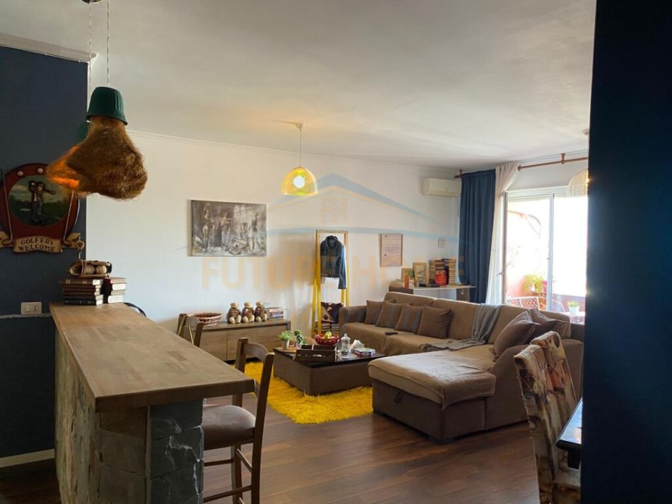 Tirane, shitet apartament 2+1+Aneks+Ballkon Kati 2, 116 m² 180.000 € 