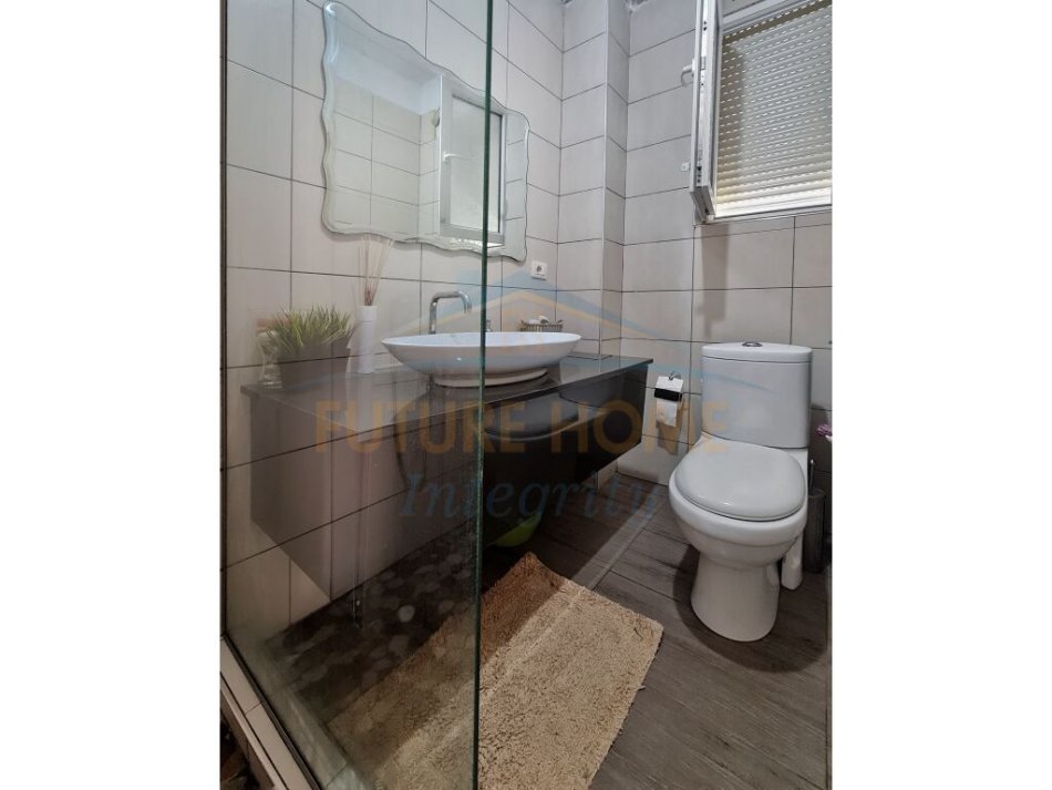 Tirane, shitet apartament 2+1+Ballkon Kati 2, 116 m² 180.000 € (KOPESHTI BOTANIK)