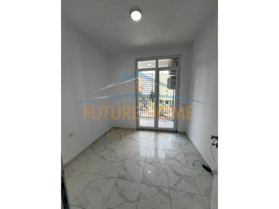 Tirane, shitet apartament 3+1+Aneks+Ballkon , 111 m² 222.000 € (ISH PARKU)