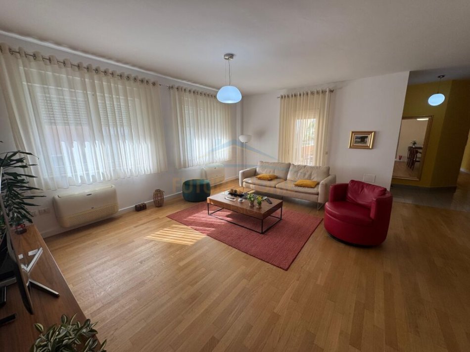 Tirane, jepet me qera 3+1+Ballkon Kati 2, 186 m² 1.800 € (sauk)