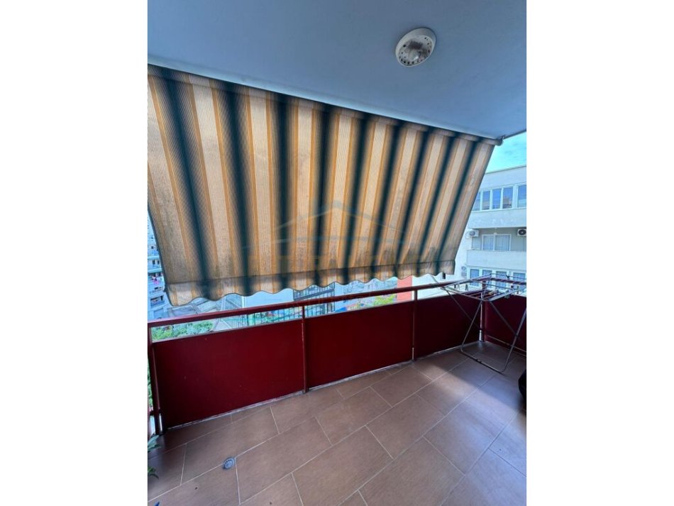 Tirane, jepet me qera apartament 2+1+Ballkon Kati 4, 109 m² 700 € (Don Bosko)
