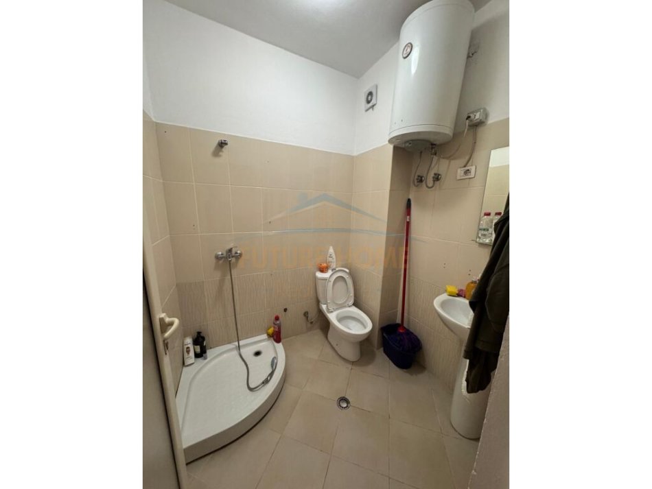 Tirane, jepet me qera apartament 2+1+Ballkon Kati 4, 109 m² 700 € (Rruga Egnatia Don Bosko)