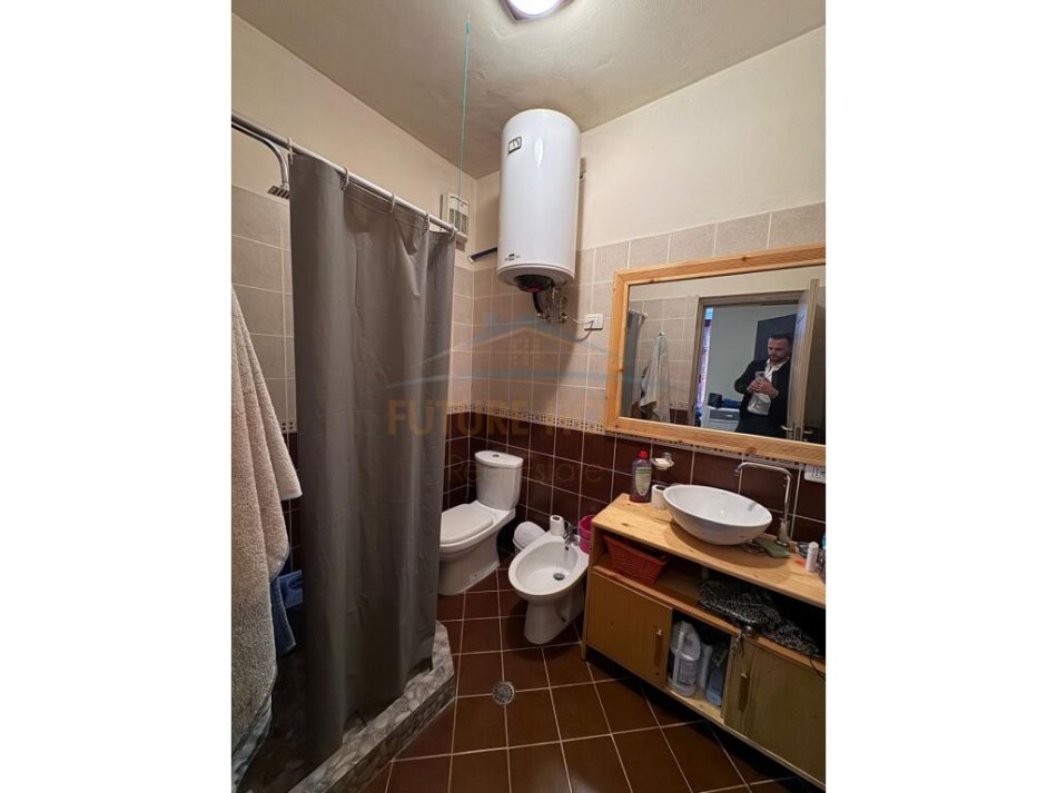Tirane, jepet me qera apartament 2+1+Ballkon Kati 4, 109 m² 700 € (Rruga Egnatia Don Bosko)