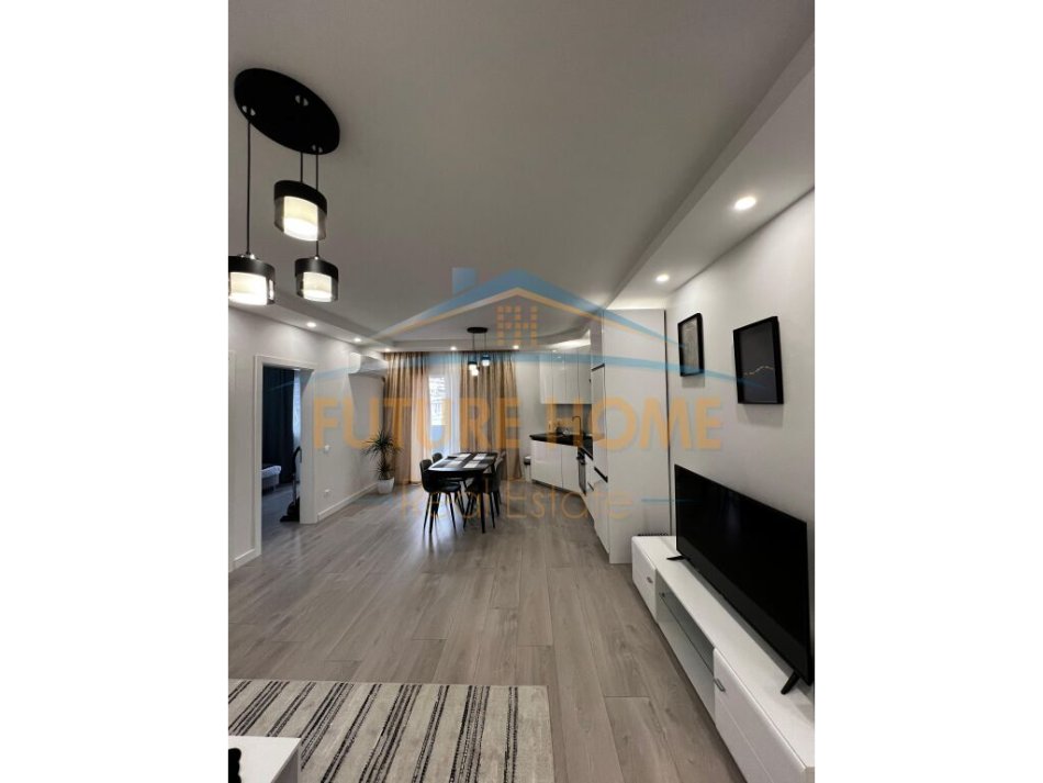 Tirane, jepet me qera apartament 2+1+Ballkon Kati 9, 90 m² 900 € (Komuna e Parisit)