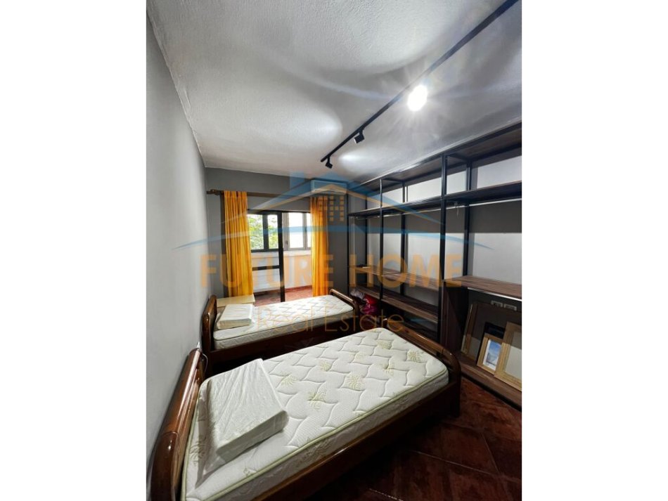Tirane, jap me qera apartament 3+1+Ballkon Kati 4, 110 m² 650 € (Blv Zogi I)