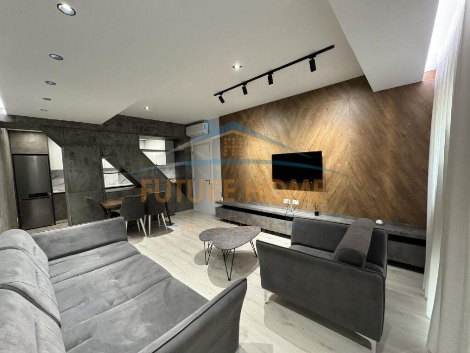 Tirane, shitet apartament 1+1+Ballkon Kati 11, 76 m² 190.000 € (Square 21 Rruga e Kavajes)
