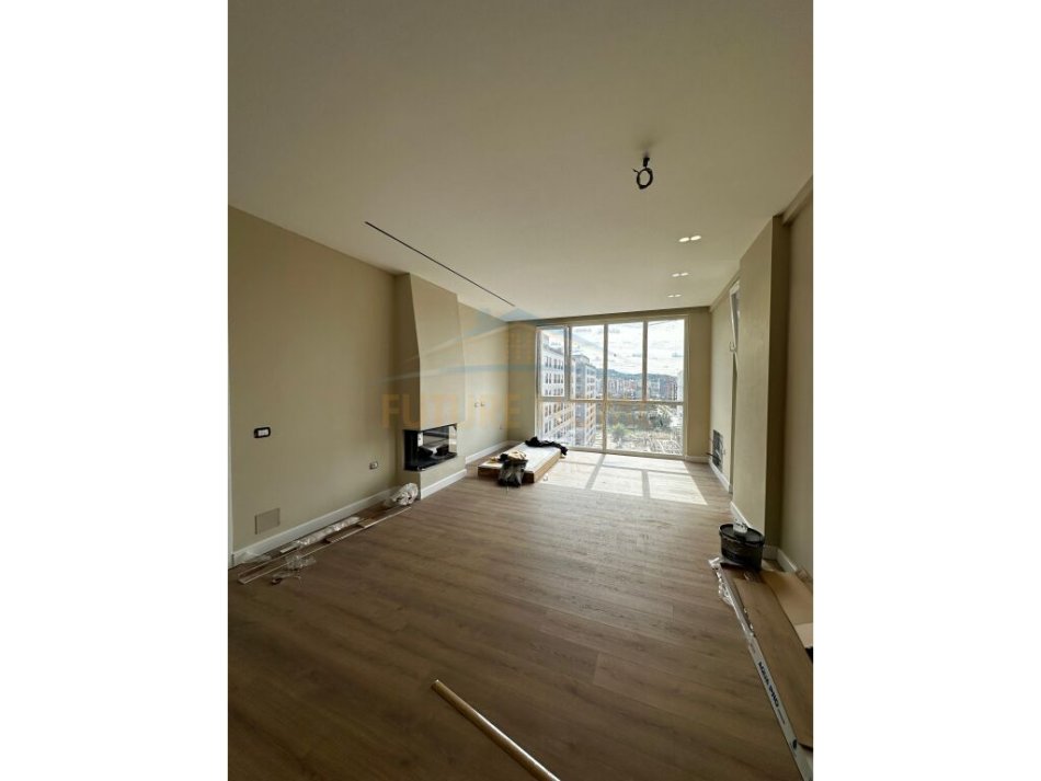 Tirane, shitet apartament 2+1+Ballkon Kati 8, 108 m² 175.000 € (Fusha e Aviaconit)