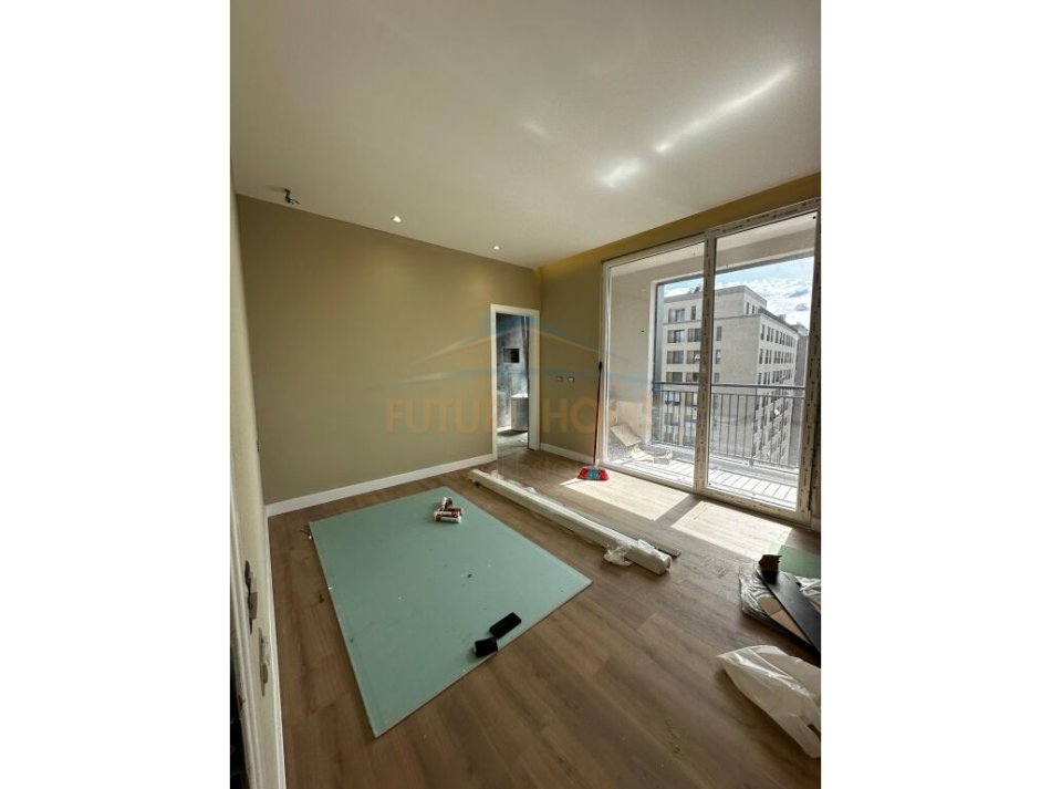 Tirane, shitet apartament 2+1+Ballkon Kati 8, 108 m² 175.000 € (Fusha e Aviaconit)