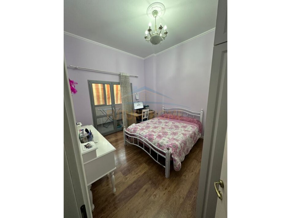 Tirane, jepet me qera apartament 3+1+Ballkon Kati 2, 109 m² 800 € (DON BOSKO)