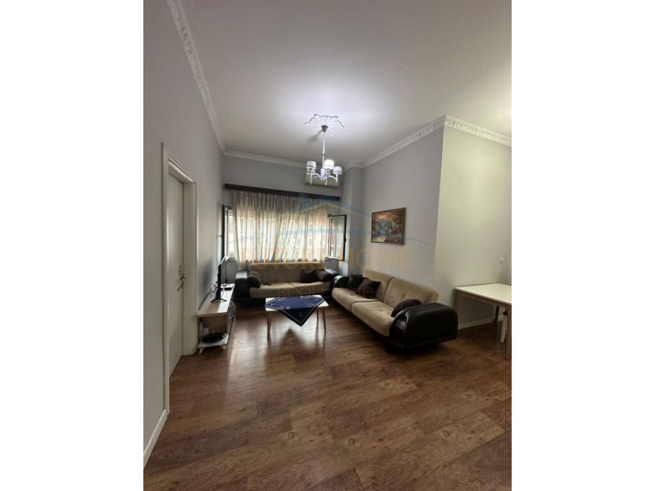 Tirane, jepet me qera apartament 3+1+Ballkon Kati 2, 109 m² 800 € (DON BOSKO)