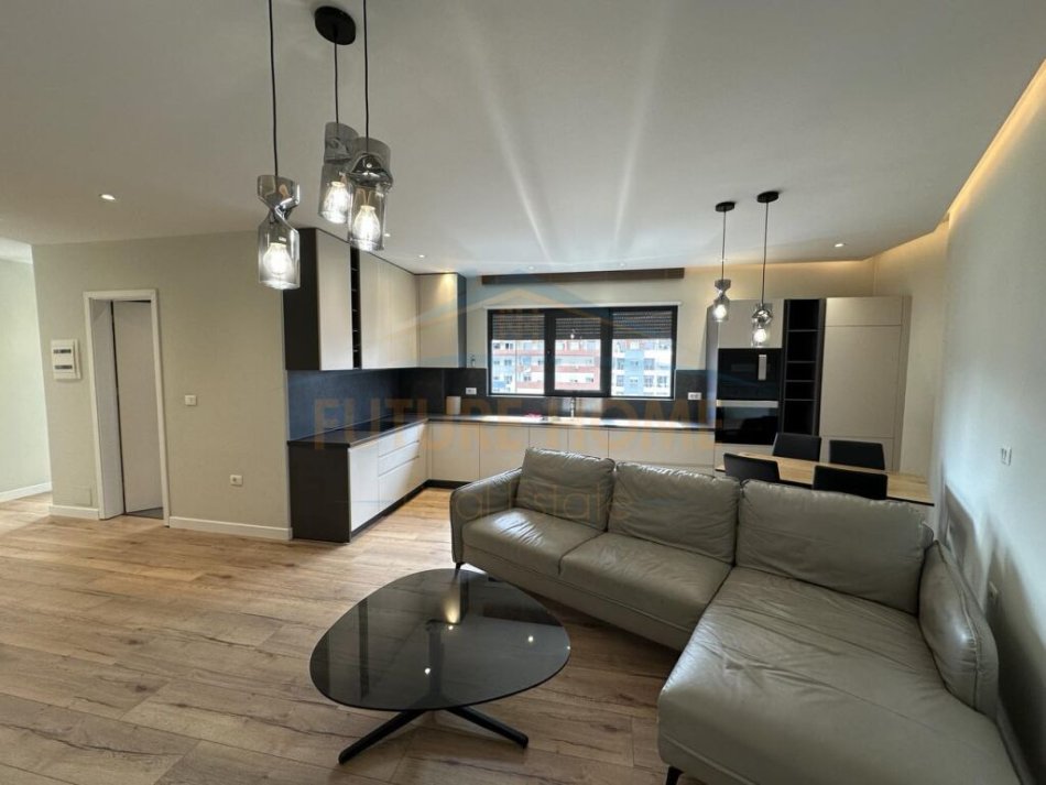 Shqiperi, jepet me qera apartament 1+1+Aneks+Ballkon Kati 7, 64 m² 450 € 