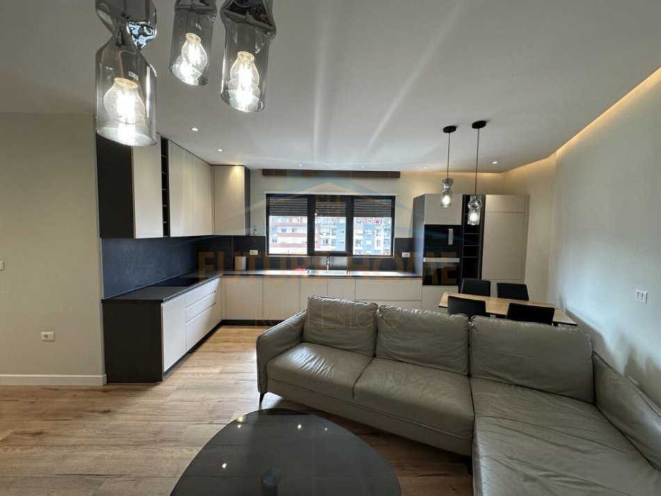 Shqiperi, jepet me qera apartament 1+1+Aneks+Ballkon Kati 7, 64 m² 450 € 