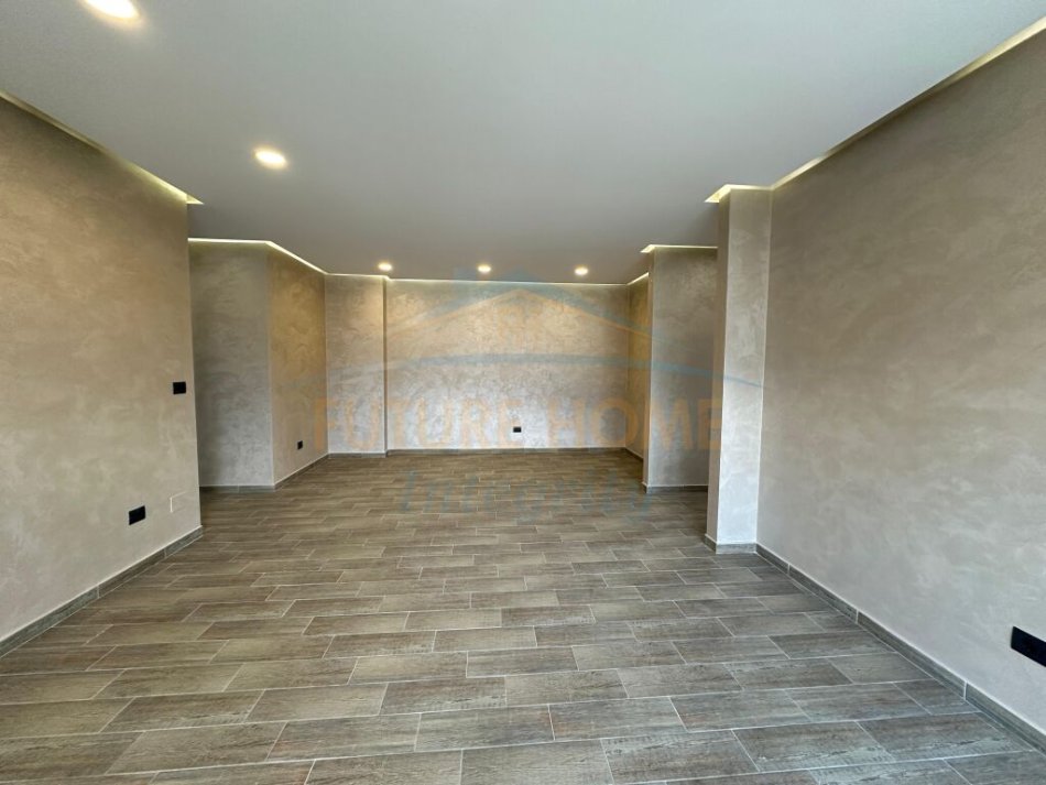 Tirane, shitet apartament 4+1+2+3 Ballkone  Kati 7, 153 m² 260.610 € (Ali Demi)