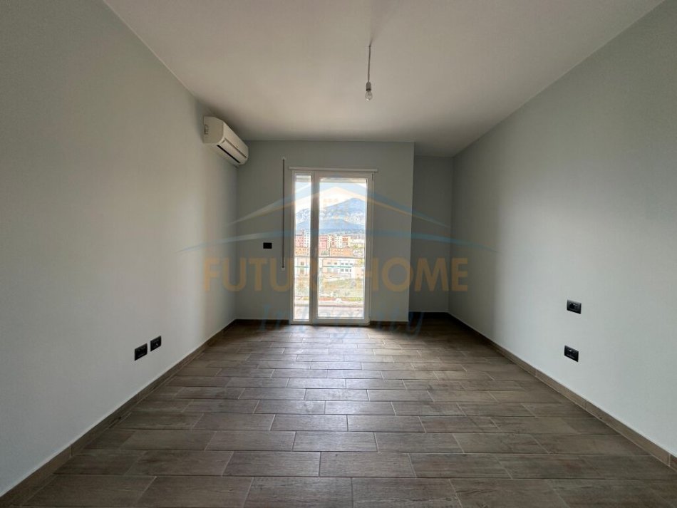Tirane, shitet apartament 4+1+2+3 Ballkone  Kati 7, 153 m² 260.610 € (Ali Demi)