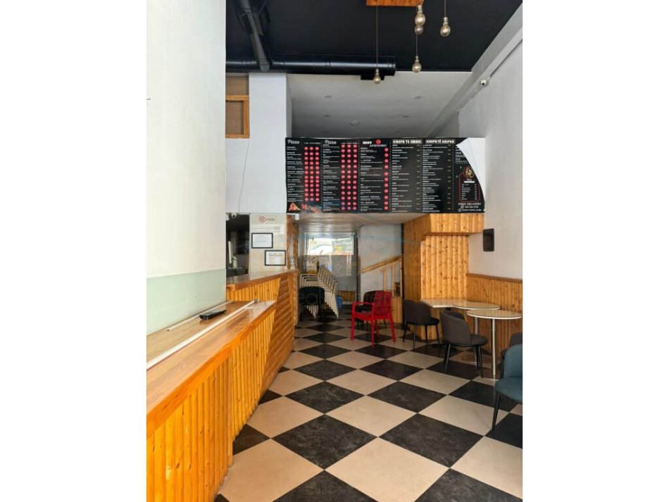 Tirane, jepet me qera bar-resorant Kati 0, 69 m² 500 € (UNAZA E RE)