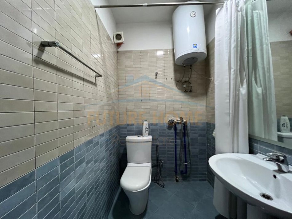 Tirane, jepet me qera apartament 2+1 Kati 8, 120 m² 550 € (UNAZA RE)