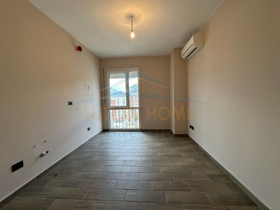 Tirane, shitet apartament 4+1+Aneks+Ballkon Kati 7, 153 m² 260.000 € (Ali Demi)