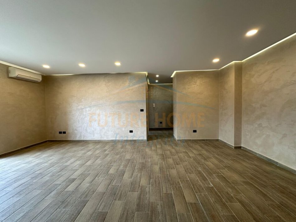 Tirane, shitet apartament 4+1+Aneks+Ballkon Kati 7, 153 m² 260.000 € (Ali Demi)
