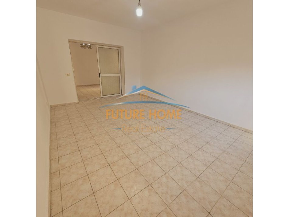 Tirane, shitet apartament 2+1+Aneks+Ballkon Kati 2, 100 m² 135.000 € (BULEVARDI ZHAN D&#039;ARK)