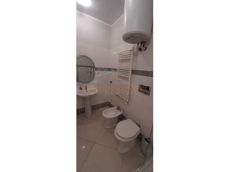 Tirane, jepet me qera apartament 2+1 Kati 3, 80 m² 450 € (Rruga Aleksander Moisiu, Kinostudio, Tirane AREA44671)