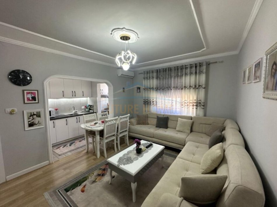 Tirane, shitet apartament 2+1+Aneks+Ballkon Kati 5, 73 m² 97.000 € (Xhamia Xhura)