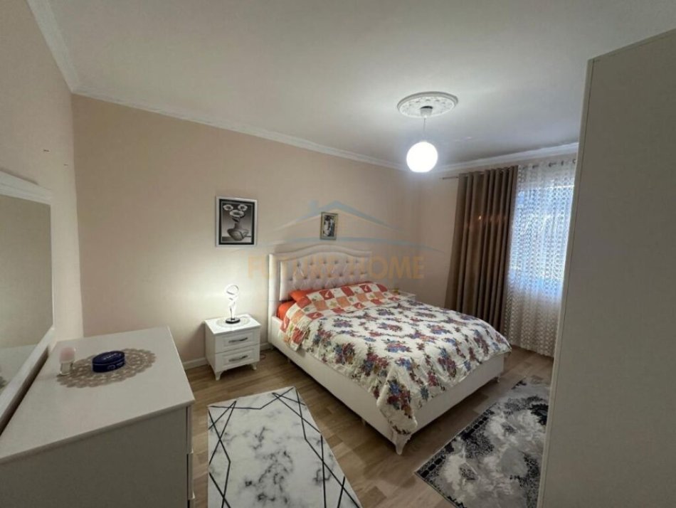 Tirane, shitet apartament 2+1+Aneks+Ballkon Kati 5, 73 m² 97.000 € (Xhamia Xhura)