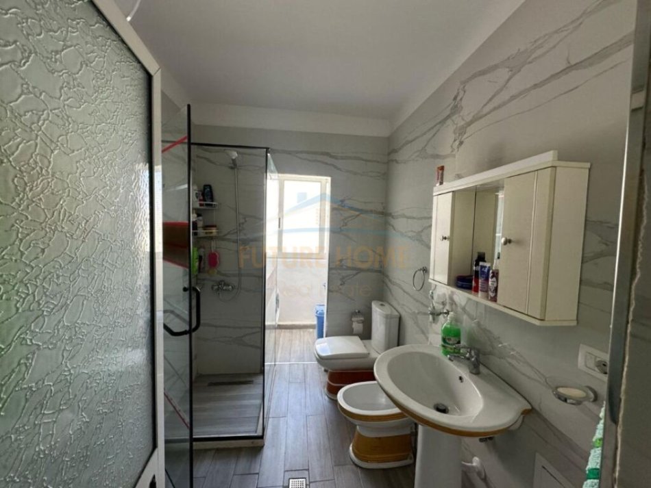 Tirane, shitet apartament 2+1+Aneks+Ballkon Kati 5, 73 m² 97.000 € (Xhamia Xhura)