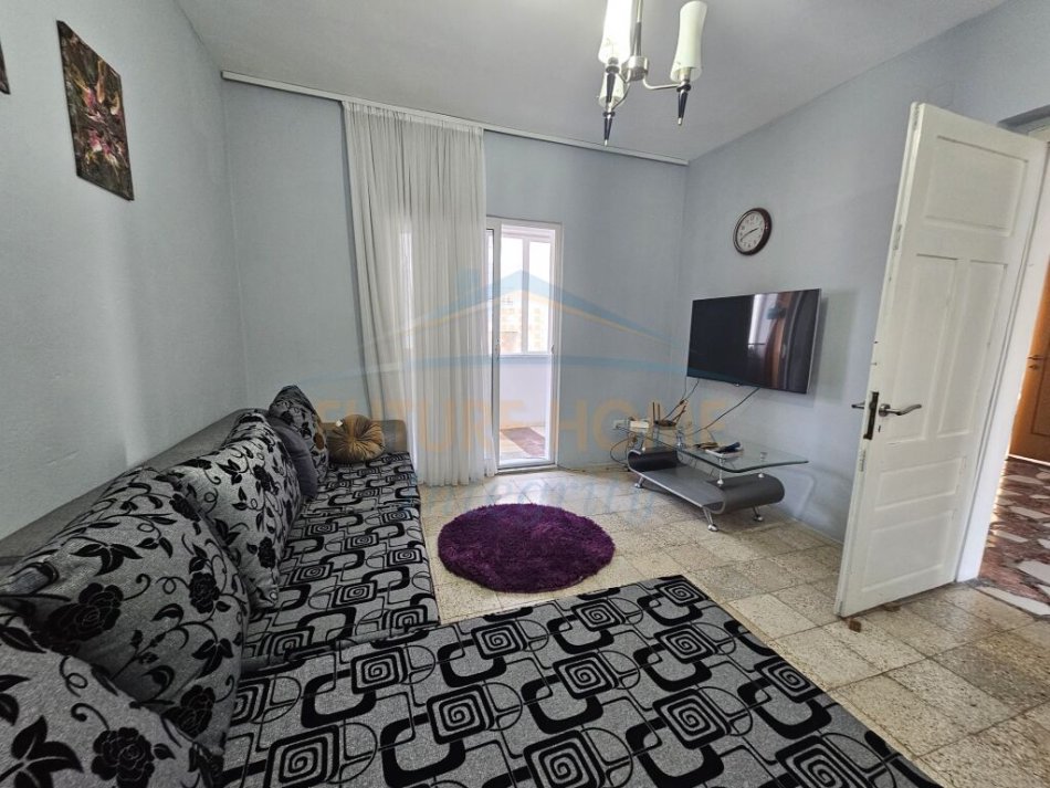 Tirane, jepet me qera shtepi 2+1 Kati 2, 400 € (MIHAL GRAMENO KOMPLEKSI GRAND)