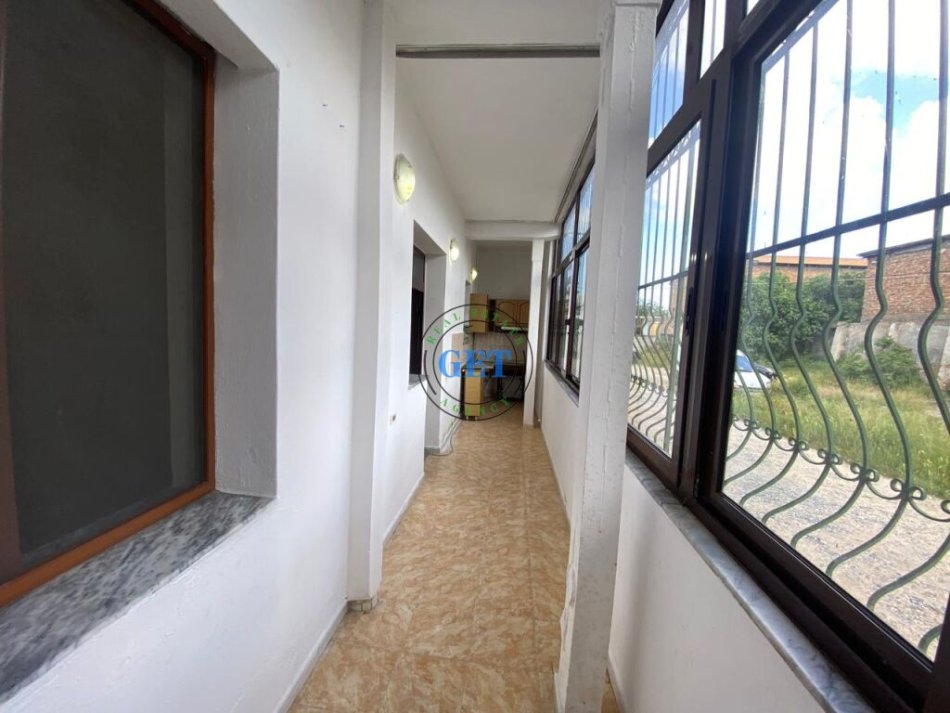 Durres, shitet apartament 3+1 Kati 0, 144 m² 110.000 € (Shkozet)