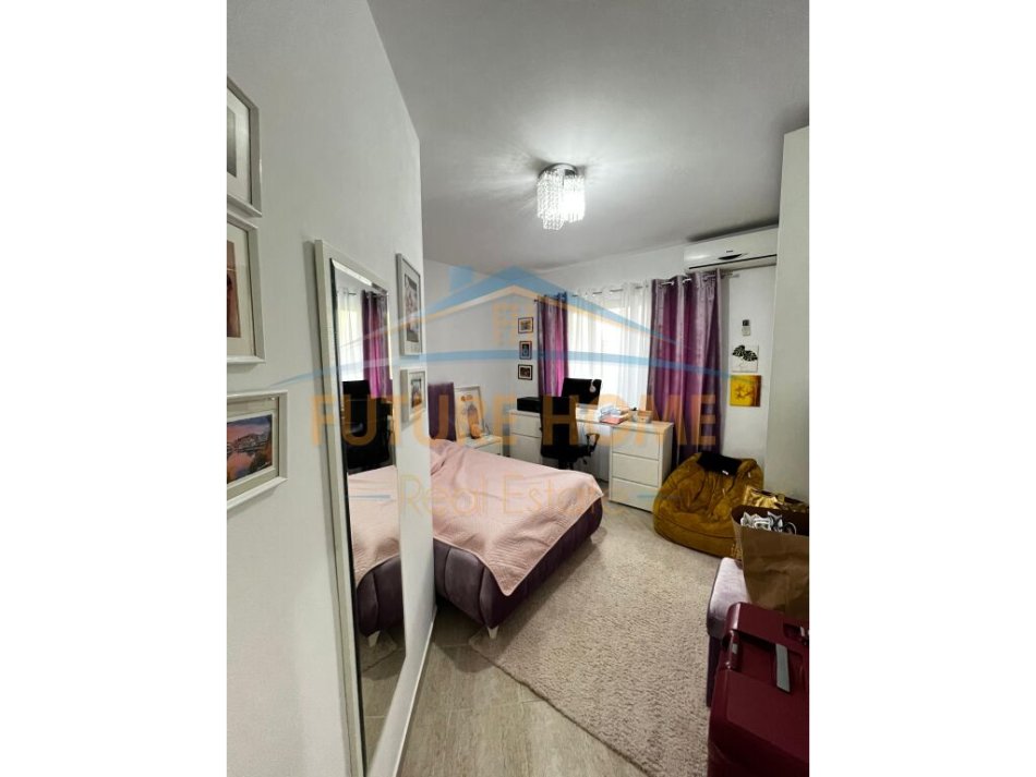 Tirane, jepet me qera apartament 2+1+Ballkon Kati 4, 88 m² 700 € (Kodra e Diellit)