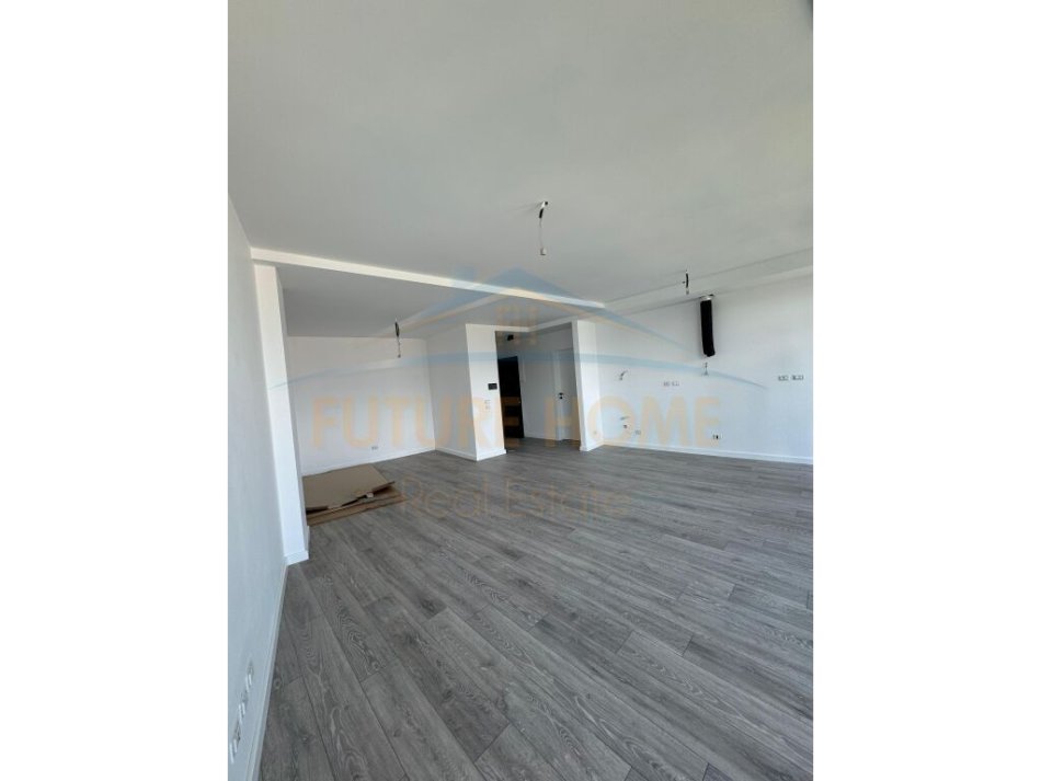 Tirane, jepet me qera zyre Kati 9, 125 m² 1.300 € (Lake View Residence)
