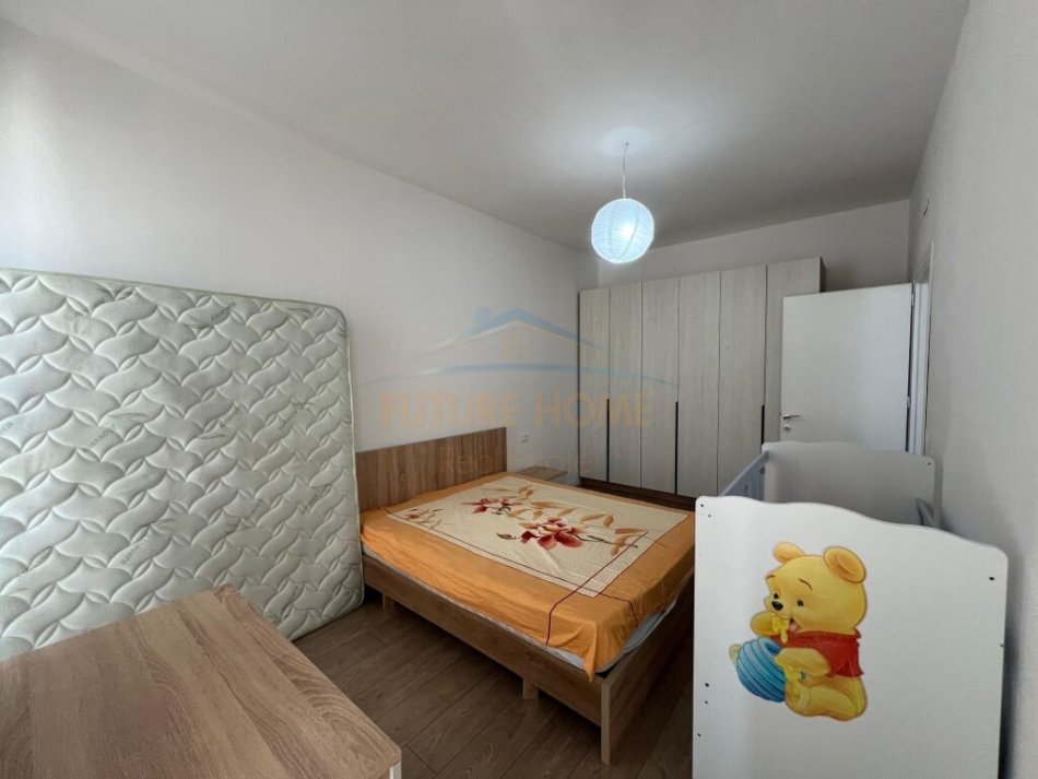 Tirane, jepet me qera apartament 1+1 Kati 7, 70 m² 700 € (PARKU OLIMPIK)