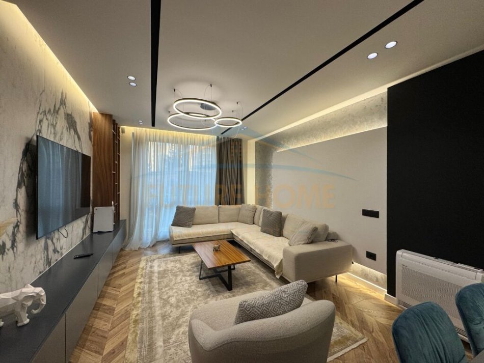 Tirane, shes 2+1+Ballkon Kati 1, 109 m² 205.000 € (Fusha e Aviacionit)