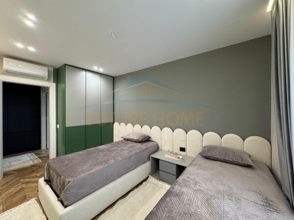 Tirane, shitet apartament 2+1+Ballkon Kati 1, 109 m² 205.000 € (FUSHA E AVIACIONIT)