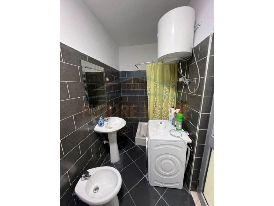Tirane, shitet apartament 2+1 Kati 3, 105 m² 136.500 € (UNAZA E RE)