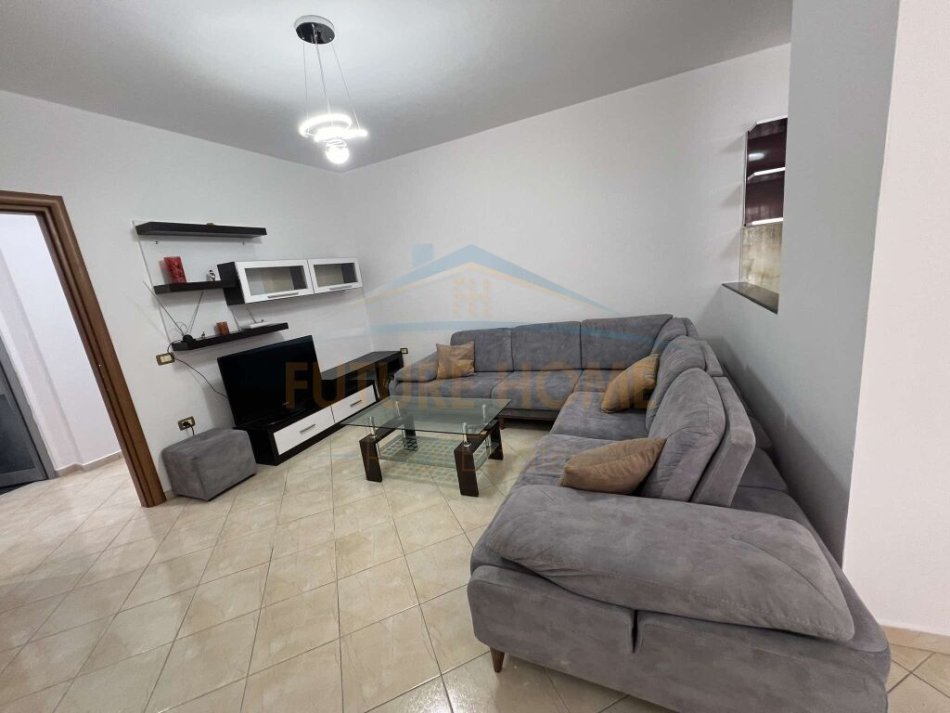 Tirane, shitet apartament 2+1 Kati 3, 105 m² 136.500 € (UNAZA E RE)